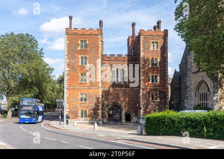 Tudor Gatehouse, Lambeth Palace, South Bank, London Borough of Lambeth, Greater London, England, Royaume-Uni Banque D'Images