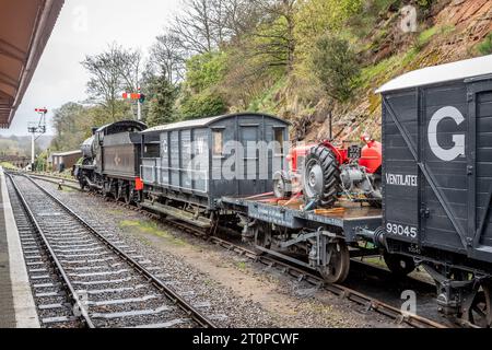 BR '43xx' 2-6-0 No. 7325, Bewdley, Severn Valley Railway, Worcestershire, Angleterre, ROYAUME-UNI Banque D'Images