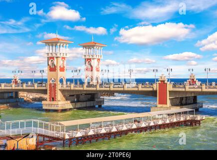 Pont Stanley sur la plage d'Alexandrie, lieu de visite populaire en Egypte Banque D'Images