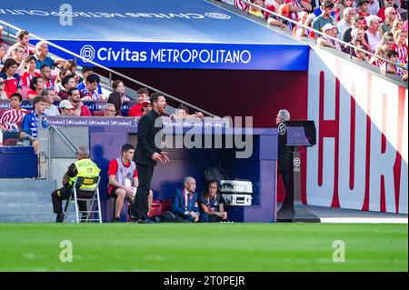 Madrid, Espagne. 08 octobre 2023. Diego Pablo Simeone (Atletico Madrid) lors du match de football du championnat espagnol la Liga EA Sports entre l'Atletico Madrid et la Real Sociedad joué au stade Civitas Metropolitano le 08 octobre 2023 à Madrid, Espagne crédit : Agence photo indépendante/Alamy Live News Banque D'Images