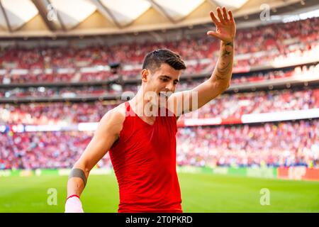 Madrid, Espagne. 08 octobre 2023. Alvaro Morata (Atletico Madrid) célèbre la victoire de son équipe à la fin du match de football du championnat espagnol la Liga EA Sports entre Atletico Madrid vs Real Sociedad joué au stade Civitas Metropolitano le 08 octobre 2023 à Madrid, Espagne crédit : Agence photo indépendante / Alamy Live News Banque D'Images