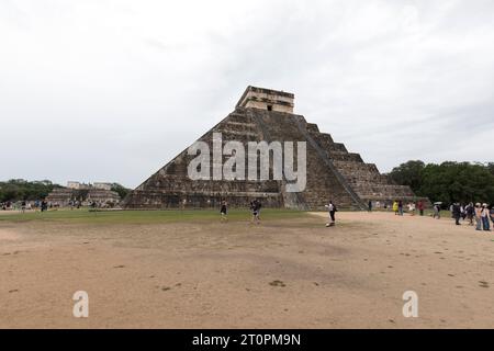 Chichen Itza, Mexique - 26 décembre 2022 : vue de la ville de Chichen Itza sur les ruines importantes Banque D'Images
