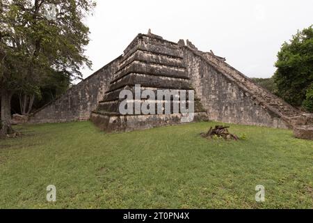 Chichen Itza, Mexique - 26 décembre 2022 : vue de la ville de Chichen Itza sur les ruines importantes Banque D'Images