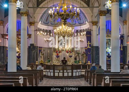 Église orthodoxe arménienne Surp Hiresdagabet dans le district de Fatih à Istanbul, Turquie Banque D'Images