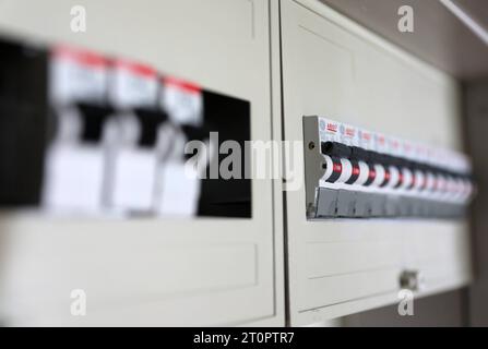 DIGITAL STROMZÄHLER DIN Lcd Stromzähler Energiemessgerät Stromverbrauch