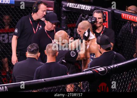 San Diego, Californie. 7 octobre 2023. Poids lourd Slim Trabelsi dans son coin après avoir remporté son combat à l'événement Bellator 300 à Pechanga Arena le 7 octobre 2023 à San Diego, CA. Christopher Trim/CSM/Alamy Live News Banque D'Images