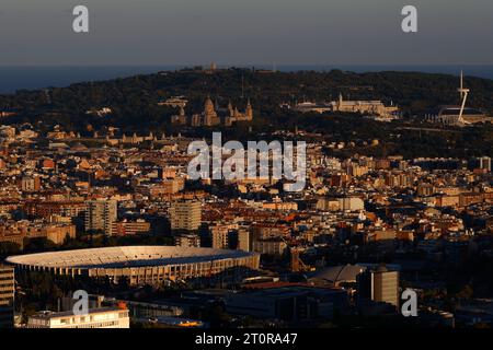 Barcelone, Espagne. 28 septembre 2023. Vue du 3e secteur de la tribune Spotify du Camp Nou lors de la rénovation du Camp Nou. L'équipe de Barcelone réforme son stade pour augmenter sa capacité à 105,000 spectateurs et sera parmi les stades les plus modernes au monde. (Photo de Pol Cartie/SOPA Images/Sipa USA) crédit : SIPA USA/Alamy Live News Banque D'Images