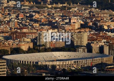 Barcelone, Espagne. 28 septembre 2023. Vue du 3e secteur de la tribune Spotify du Camp Nou lors de la rénovation du Camp Nou. L'équipe de Barcelone réforme son stade pour augmenter sa capacité à 105,000 spectateurs et sera parmi les stades les plus modernes au monde. (Photo de Pol Cartie/SOPA Images/Sipa USA) crédit : SIPA USA/Alamy Live News Banque D'Images