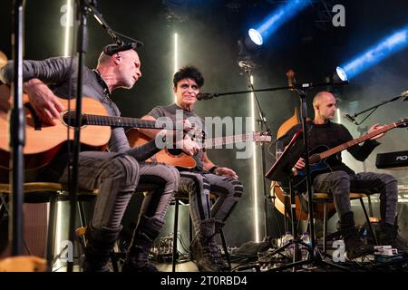 Newcastle, Royaume-Uni - Gary Numan interprète un set acoustique lors de la première soirée de sa tournée au Royaume-Uni à Wylam Brewery, Newcastle upon Tyne, le dimanche 8 octobre 2023. Crédit photo : Jill O'Donnell/Alamy Live News Banque D'Images