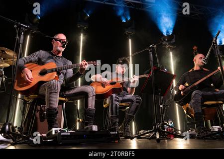 Newcastle, Royaume-Uni - Gary Numan interprète un set acoustique lors de la première soirée de sa tournée au Royaume-Uni à Wylam Brewery, Newcastle upon Tyne, le dimanche 8 octobre 2023. Crédit photo : Jill O'Donnell/Alamy Live News Banque D'Images