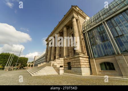 Munich, Allemagne, UE - 14 septembre 2023. Chancellerie d'État bavaroise, Bayerische Staatskanzlei, un bâtiment du gouvernement allemand dans le parc de la ville Hofgarten. Banque D'Images