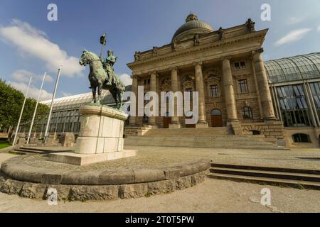 Munich, Allemagne, UE -sept. 14, 2023. La chancellerie d'État bavaroise, Bayerische Staatskanzlei, est le bâtiment du gouvernement du ministre-président Banque D'Images