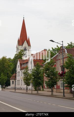 Église luthérienne évangélique de Silute, située dans le centre de Silute. La hauteur de la tour de l'église atteint 50 m, et l'horloge de la tour est le plus grand i Banque D'Images