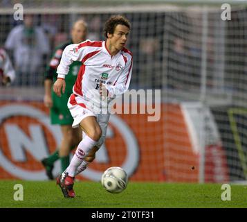 Cologne Allemagne, 31.01.2004 football : Bundesliga saison 2003/04 match 18, Borussia Dortmund (BVB) vs Borussia Moenchengladbach (BMG) 1:0 — Markus Feulner (KOE) Banque D'Images