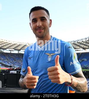 Rome. 08 octobre 2023. Matias Vecino du Latium célèbre à la fin d'un match de football de Serie A entre Lazio et Atalanta à Rome, Italie, le 08 octobre 2023. Crédit : Alberto Lingria/Xinhua/Alamy Live News Banque D'Images