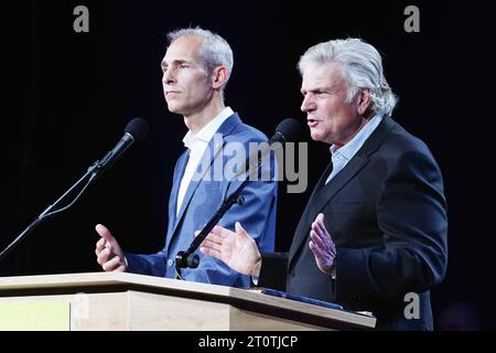 Die Evangelisationsveranstaltung Festival of Hope Festival der Hoffnung der Missionsgesellschaft des frueheren US-Baptistenpredigers Billy Graham 1918-2018 am 07.10.2023 in Essen. Die Predigt in der Grugahalle haelt Grahams Sohn Franklin r., Foto vom 07.10.2023. Er steht an der Spitze der Billy Graham Evangelistic Association BGEA und ist auch Chef der Hilfsorganisation Samaritan s Purse . Mehr als 200 freikirchliche Gemeinden unterstuetzen laut BGEA das Event. Siehe epd-Meldung vom 07.10.2023 USAGE ÉDITORIAL SEULEMENT *** l'événement évangéliste Festival de l'espérance Festival de l'espérance du missionnaire soc Banque D'Images