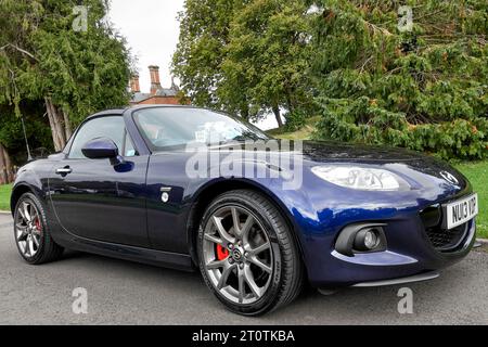 Mazda MX-5 Venture Edition 2,0 litres 2013 NC Stormy Blue cabriolet voiture de sport japonaise. Banque D'Images