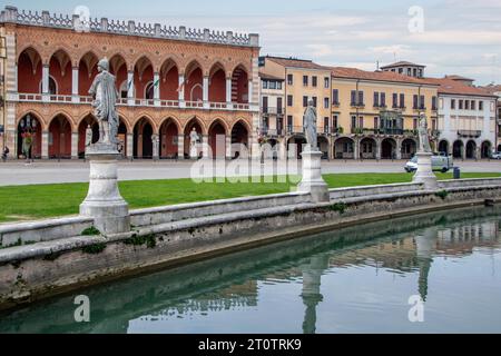 Place Prato della Valle à Padoue Banque D'Images