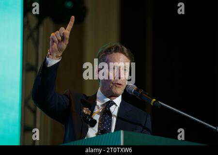 Oulan-Bator, Mongolie. 8 octobre 2023. Robert Friedland prononce un discours à la semaine minière mongole. Crédit : Enkh-Orgil/Alamy Live News. Banque D'Images