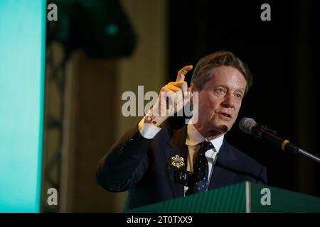 Oulan-Bator, Mongolie. 8 octobre 2023. Robert Friedland prononce un discours à la semaine minière mongole. Crédit : Enkh-Orgil/Alamy Live News. Banque D'Images