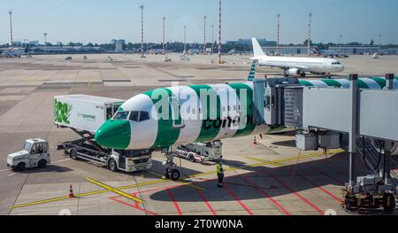 Duesseldorf, Rhénanie du Nord-Westphalie, Allemagne - Condor à la porte de l'aéroport dus Duesseldorf. Banque D'Images