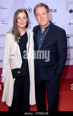 Alexandra Maria Lara et Florian Gallenberger BEI der 24. Verleihung der First Steps Awards im Theater des Westens. Berlin, 08.10.2023 *** Alexandra Maria Lara et Florian Gallenberger à la cérémonie de remise des prix First Steps 24 au Theater des Westens Berlin, 08 10 2023 Foto:XF.xKernx/xFuturexImagex Fist Steps 3138 Credit : Imago/Alamy Live News Banque D'Images