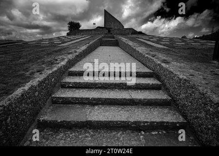 Col de Futa Cimetière militaire allemand de la Seconde Guerre mondiale entre Bologne et Florence dans les Apennins Italie septembre 2023 Cimetière allemand du col de Futa (Deutsche sol Banque D'Images