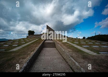 Col de Futa Cimetière militaire allemand de la Seconde Guerre mondiale entre Bologne et Florence dans les Apennins Italie septembre 2023 Cimetière allemand du col de Futa (Deutsche sol Banque D'Images