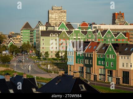 Zaandam, pays-Bas, 01.10.2023, Paysage urbain de Zaandam, vue sur les maisons pittoresques à proximité du centre-ville Banque D'Images