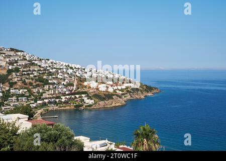 Côte ou baie de Yalikavak à Mugla, Bodrum, Turquie. Vue aérienne. Banque D'Images