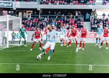 Kalmar, Suède. 08 octobre 2023. Derek Cornelius (19) de Malmo FF vu lors du match Allsvenskan entre Kalmar FF et Malmo FF au Guldfaageln Arena de Kalmar. (Crédit photo : Gonzales photo - Joe Miller). Banque D'Images