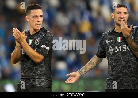 Giacomo Raspadori de SSC Napoli semble abattu à la fin du match de Serie A entre SSC Napoli et ACF Fiorentina au Stadio Maradona le 08 octobre 2023 à Napoli, Italie . Banque D'Images