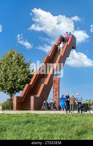 Tour Vlooyberg / Vlooybergtoren / escalier au ciel, escalier en acier corten et tour d'observation près de Tielt-Winge, Brabant flamand, Flandre, Belgique Banque D'Images