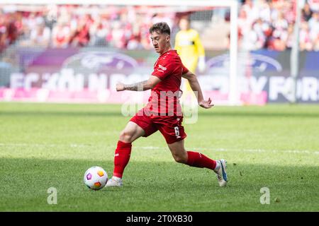 Köln, RheinEnergieStadion, 30.09.23 : Angelo Stiller (Stuttgart) am ball beim 1. Bundesliga Spiel 1.FC Köln vs VFB Stuttgart. Banque D'Images