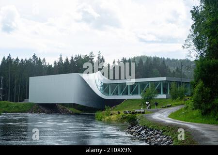 Vue du musée Twist au musée Kistefos, un jardin de sculptures en plein air près de Jevnaker, Viken, Norvège. Banque D'Images