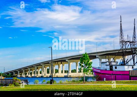 Scranton Museum, un musée flottant sur les bateaux à crevettes, est photographié au parc de la rivière Pascagoula, le 7 octobre 2023, à Pascagoula, Mississippi. Banque D'Images