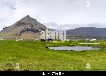 Village d'Arnarstapi, Islande, sur la péninsule de Snaefellsnes Banque D'Images