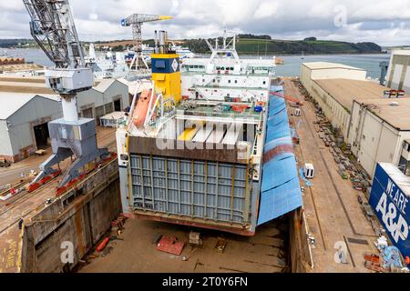 Quais en eau profonde de Falmouth et chantier de réparation de bateaux, navire cargo Mazarine Valletta en réparation, Cornouailles, Angleterre, Royaume-Uni, 2023 Banque D'Images