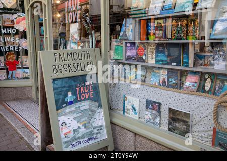 Falmouth libraires librairie shop sur Church Street dans le centre-ville de Falmouth, Cornouailles, Angleterre, Royaume-Uni, 2023 Banque D'Images