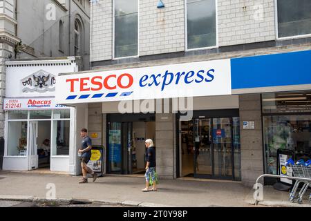 Supermarché Tesco Express épicerie à Falmouth, Cornouailles, Angleterre, Royaume-Uni Banque D'Images
