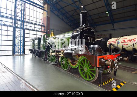 GNR 4-2-2 Stirling Single No.1, National Railway Museum York UK Banque D'Images