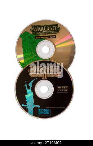 Warcraft II Tides of Darkness édition deluxe disques de jeux informatiques isolés sur fond blanc Banque D'Images