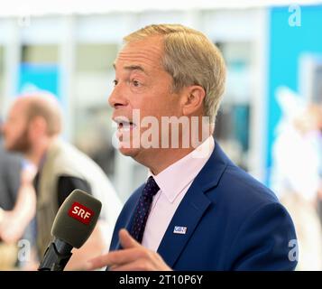 Nigel Farage, ancien dirigeant de l'UKIP, à la conférence de Manchester, alors que la conférence du Parti conservateur se poursuivait dans la ville. c) Dave Johnston Banque D'Images