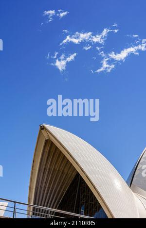 Détail de l'une des coques de toit en forme de voile de l'Opéra de Sydney, Bennelong point, Sydney, Nouvelle-Galles du Sud, Australie Banque D'Images