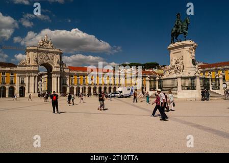 Praça do Comércio est un grand front de mer face à la plaza dans la capitale du Portugal Lisbonne l'un des plus grands au Portugal eu avec la statue du roi José I b Banque D'Images