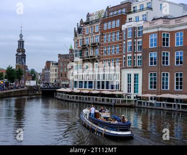 Hôtel de l'Europe, un hôtel cinq étoiles situé sur la rivière Amstel. L'hôtel du 19e siècle est devenu un monument officiel en 2001. Banque D'Images