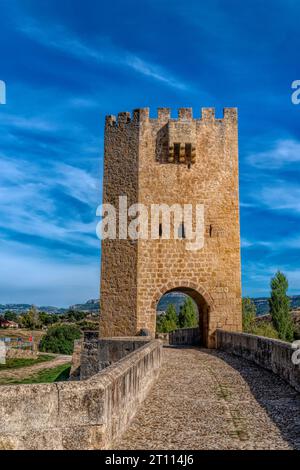 Tour médiévale Frias pont Espagne sur l'Èbre province de Burgos Castille et Léon Banque D'Images