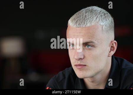 Hugo Siquet photographié lors d'un moment presse de l'équipe de jeunes U21 de l'équipe nationale belge de football Red Devils, au centre d'entraînement de la Royal Belgian football Association à Tubize, mardi 10 octobre 2023. Les U21 Devils se préparent pour les matches de qualification du Championnat d'Europe des moins de 21 ans de l'UEFA 2025 contre Malte et la Hongrie. BELGA PHOTO BRUNO FAHY Banque D'Images