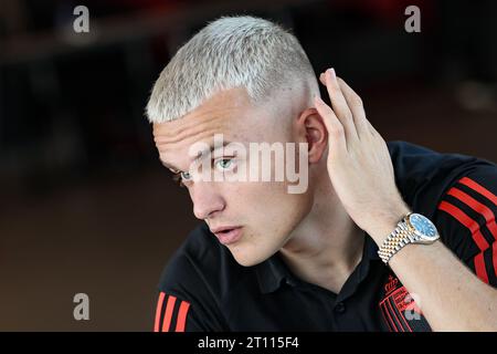 Hugo Siquet photographié lors d'un moment presse de l'équipe de jeunes U21 de l'équipe nationale belge de football Red Devils, au centre d'entraînement de la Royal Belgian football Association à Tubize, mardi 10 octobre 2023. Les U21 Devils se préparent pour les matches de qualification du Championnat d'Europe des moins de 21 ans de l'UEFA 2025 contre Malte et la Hongrie. BELGA PHOTO BRUNO FAHY Banque D'Images