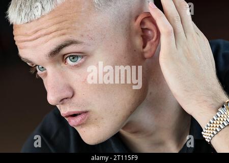 Hugo Siquet photographié lors d'un moment presse de l'équipe de jeunes U21 de l'équipe nationale belge de football Red Devils, au centre d'entraînement de la Royal Belgian football Association à Tubize, mardi 10 octobre 2023. Les U21 Devils se préparent pour les matches de qualification du Championnat d'Europe des moins de 21 ans de l'UEFA 2025 contre Malte et la Hongrie. BELGA PHOTO BRUNO FAHY Banque D'Images